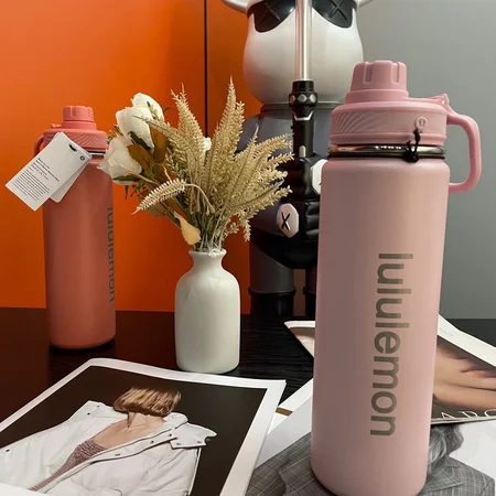 粉色 Lululemon バックトゥライフ スポーツボトル 710ml