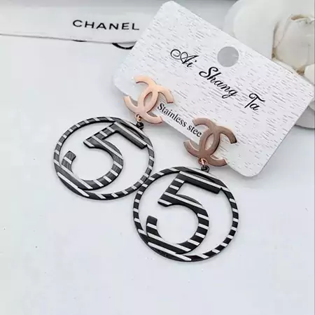 Chanel ピアス 数字