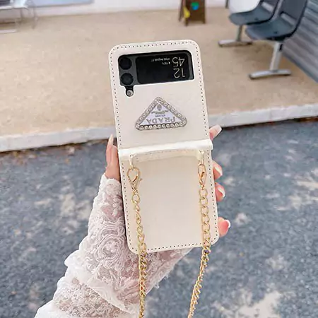 レザー プラダ   ギャラクシー ZFlip4ケース メタルロゴ Prada Galaxy ZFlip3ケース プラダ 斜めがけGalaxy ZFlip1/2ケースチェーン Galaxyスマホケース ブランドSC23042624