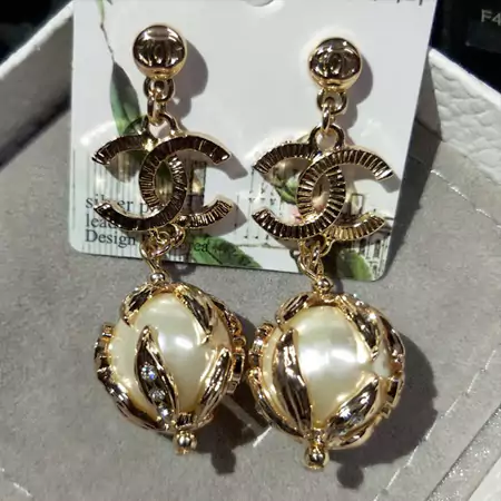 パール入りピアス Chanel 華やか