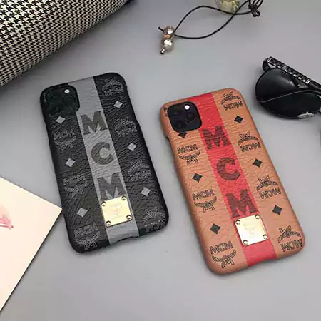 エムシーエム クロスボディiphone16 15pro maxケースTPU 人気 ブランド 韓国 セレブ愛用 MCM スマホケースジャケット型 お洒落 お揃いSC2081352