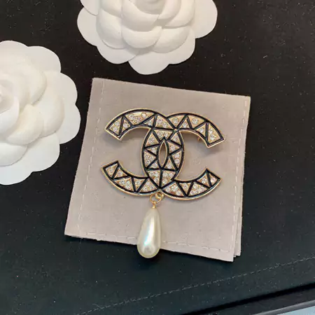 chanel-brooch