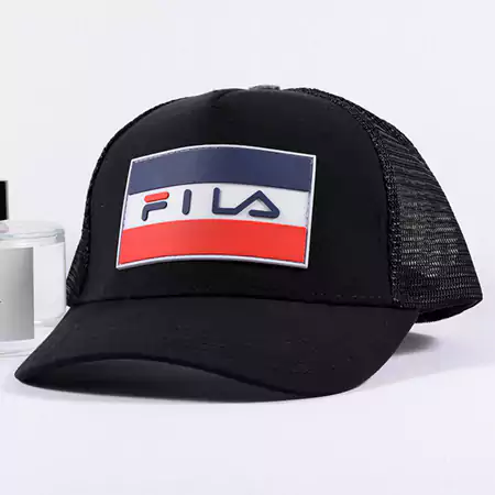 FILA ベースボールキャップ 英字デザイン