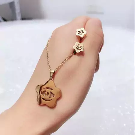 CHANEL ネックレス バラ フェード防止