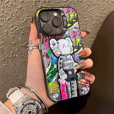 ハイブランド カウズ Kaws 可愛い iphone16/16pro ケース カバー おしゃれ 人気 カウズ Kaws スマホケースSC24080726