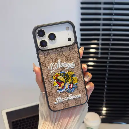 GUCCI iphone17ケース キャラクター