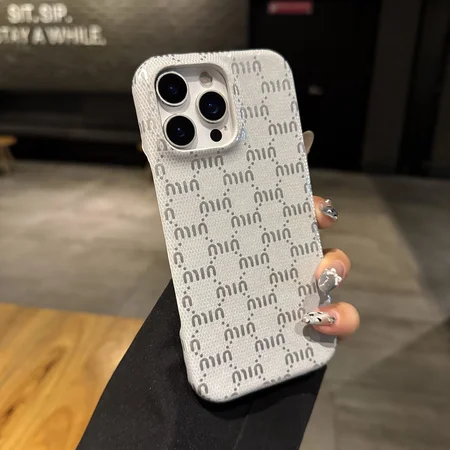 miumiu iphone17 proケース 大人可愛い