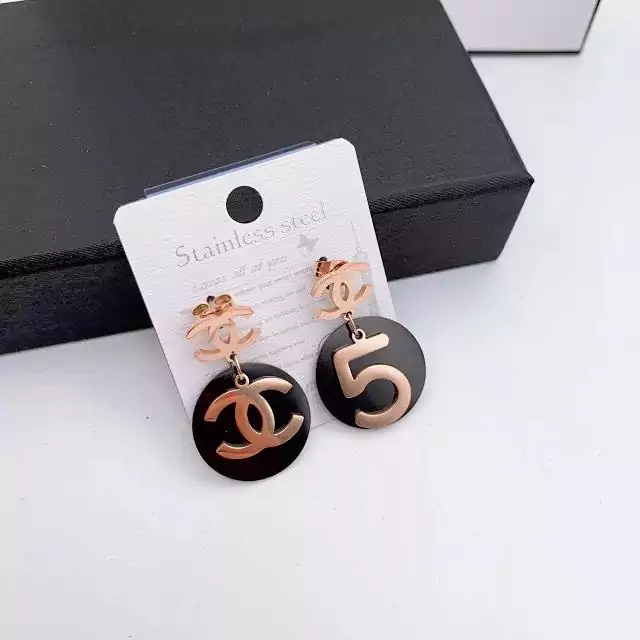 ピアス Chanel 個性的 丸い ココマーク