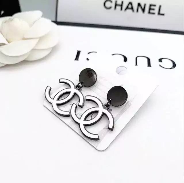 CHANEL イヤリング フェード防止