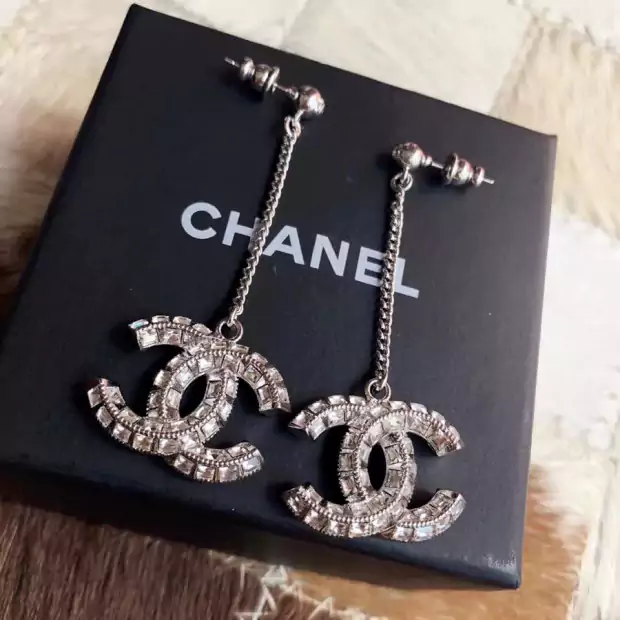 earring chanel