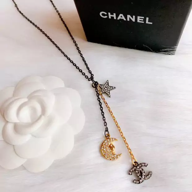 Chanel セーターチェーン CCマーク