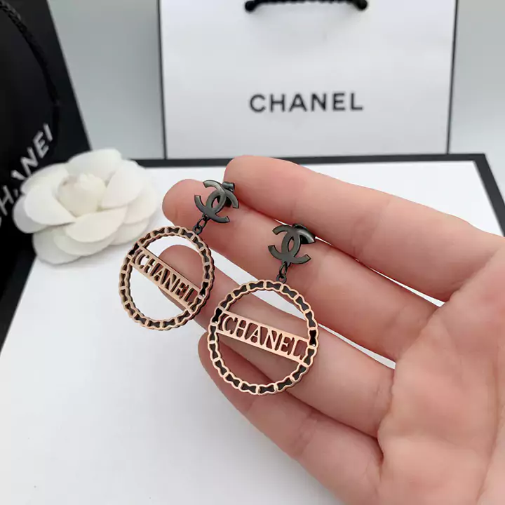 セレブ愛用 シャネル CHANEL ピアス