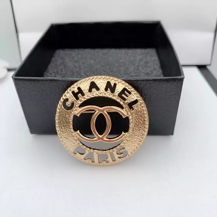 CHANEL コサージュ 金色