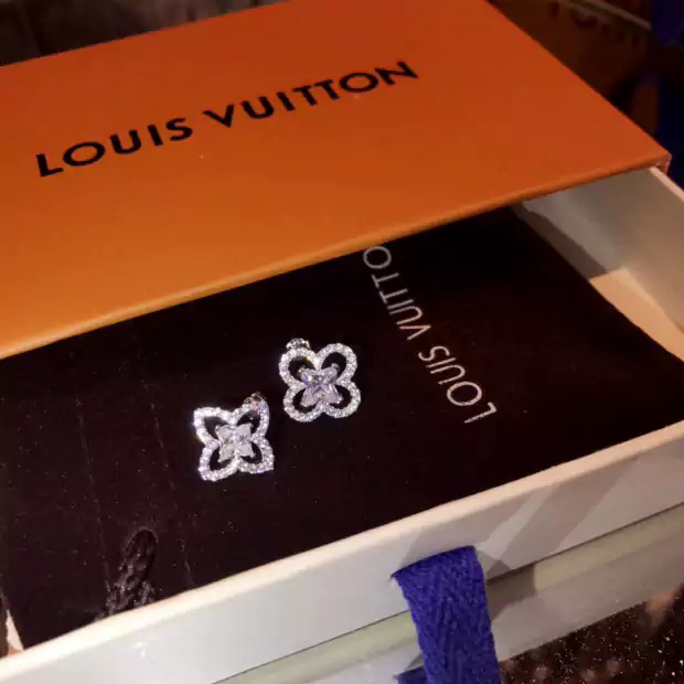 Louis Vuitton 耳飾り 四叶の草