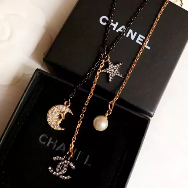 Chanel セーターチェーン CCマーク