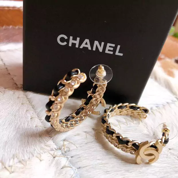 CHANEL ベルトスプライス イアリング