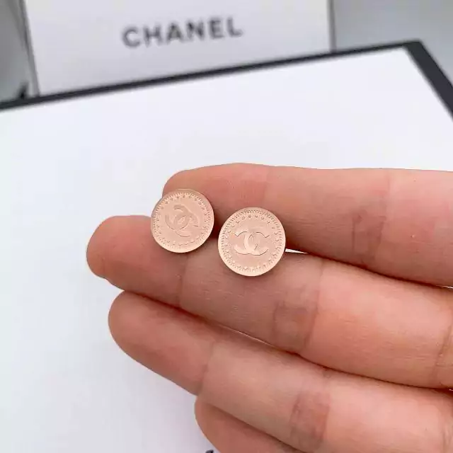 ピアス Chanel エレガント風