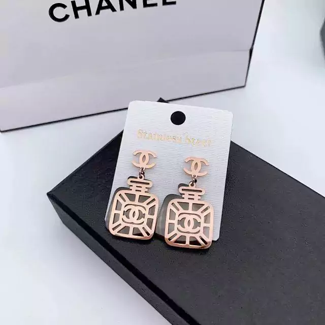 CHANEL イヤリング 二重