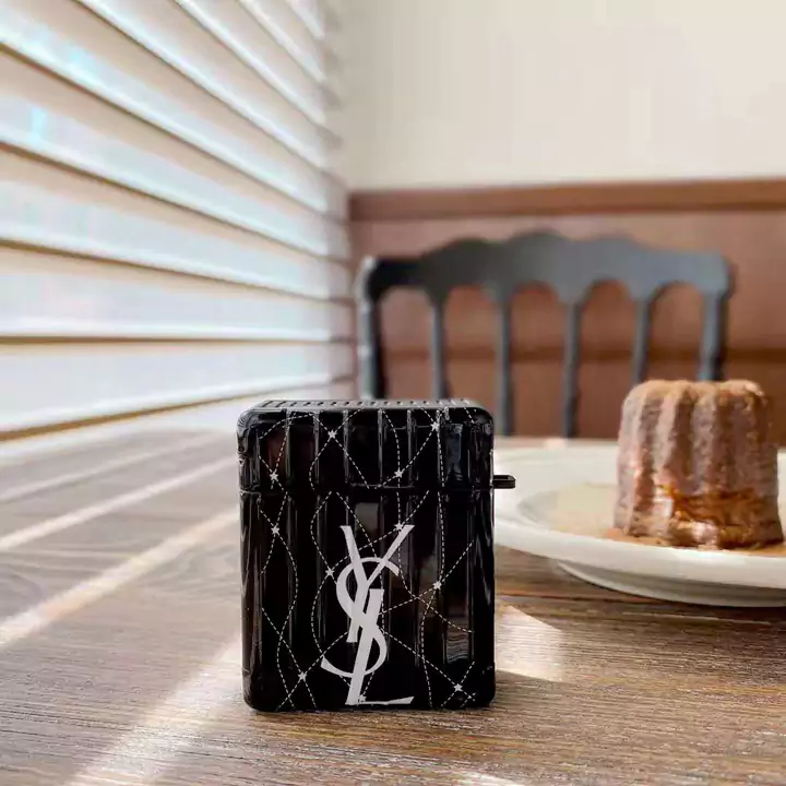 グッチ YSL シャネル エアポッド ケース