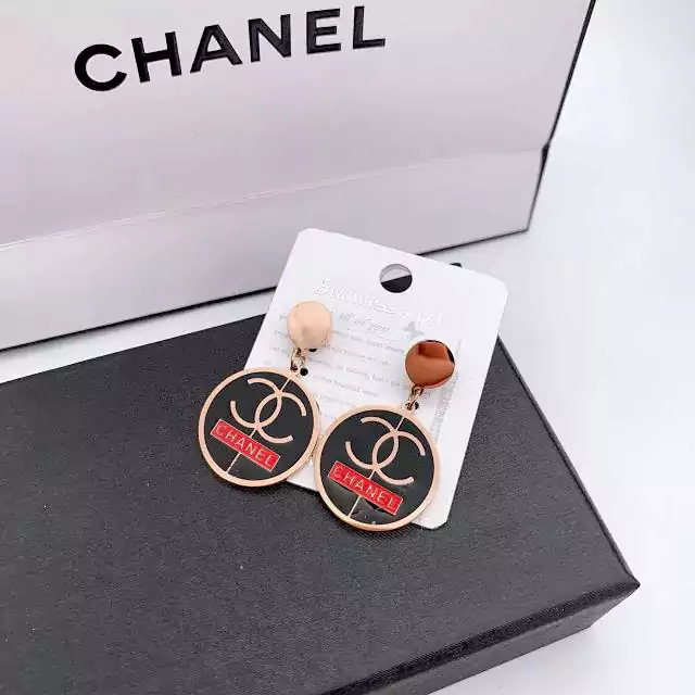 chanel ピアス 丸い 大層