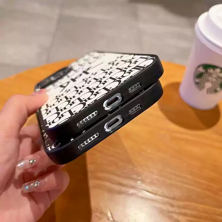 革 Dior アイフォーン16/15/14ケース 薄型 白黒 ブランドロゴ ブランドスマホケースiphone ディオールSC23091913