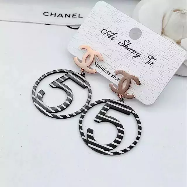 Chanel ピアス 数字