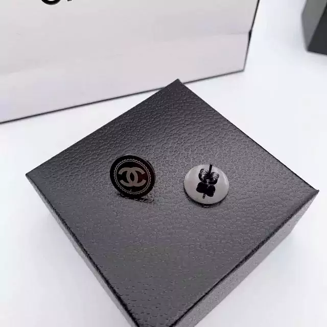 ピアス Chanel 丸い 上品 可愛い