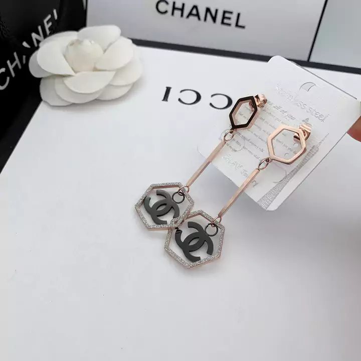 Chanel イヤリング 着痩せ フェード防止