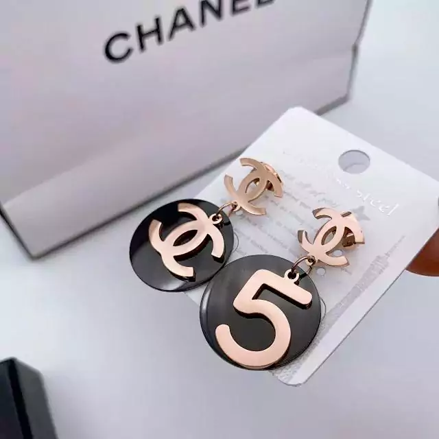 CHANEL 耳アクセ お洒落 カッコイイ