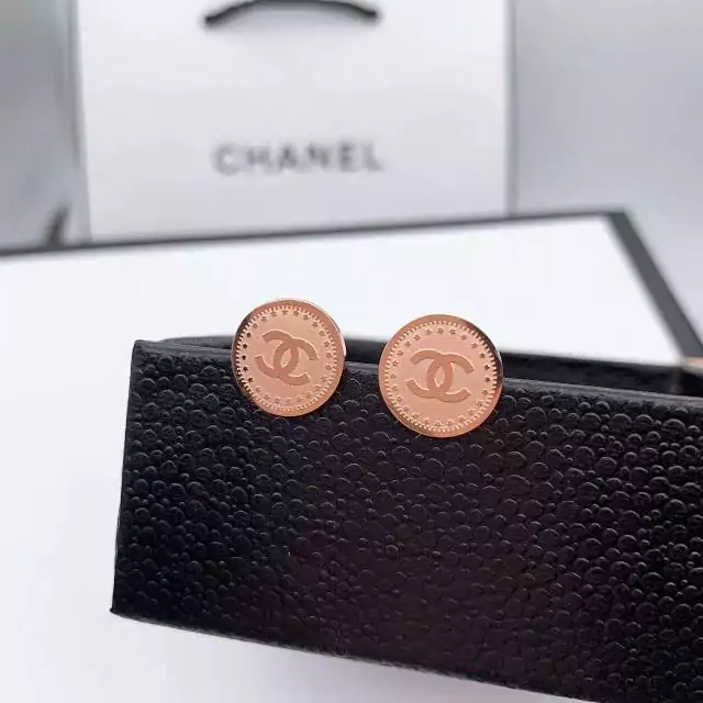 ピアス Chanel エレガント風