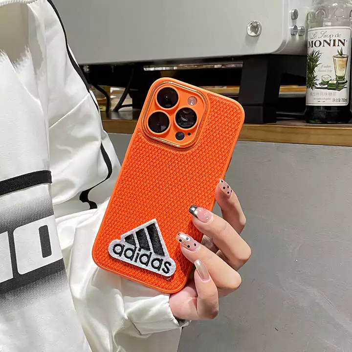 刺繍 アディダスiphone16/15スマホケース PE Adidas  スマホケース ブランドロゴSC23060621