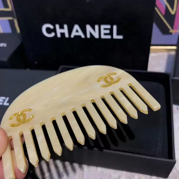 chanel  ヘアコーム