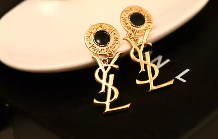 YSL キャッチピアス 丸い