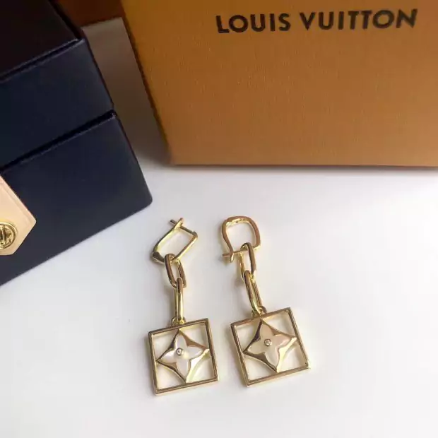 Louis Vuitton 耳飾り 四叶の草