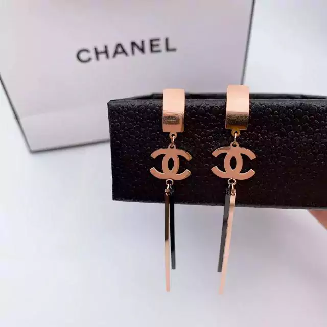 ピアス フェード防止 Chanel