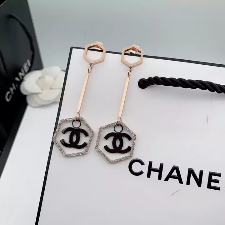 Chanel イヤリング 着痩せ フェード防止