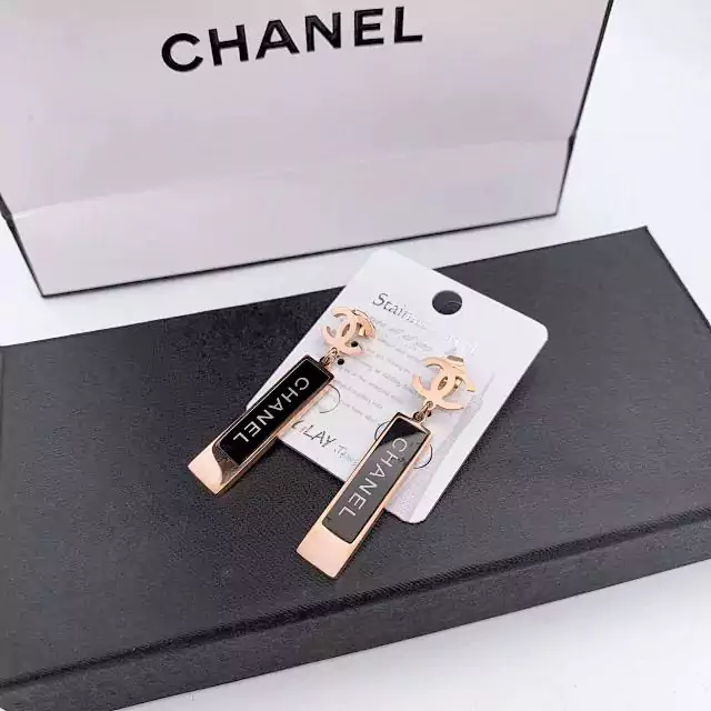 Chanel ピアス 長い お洒落