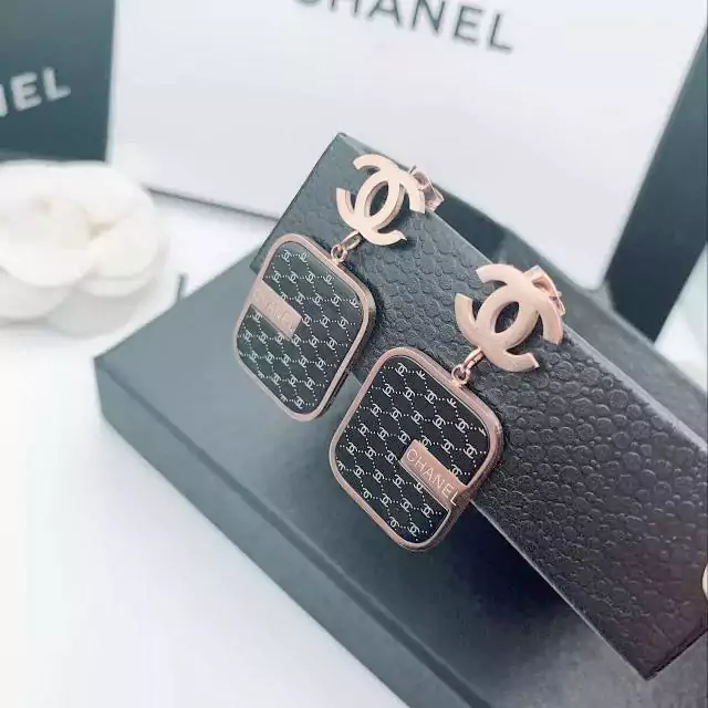 CHANEL 耳飾り お洒落 おっとり 大人気