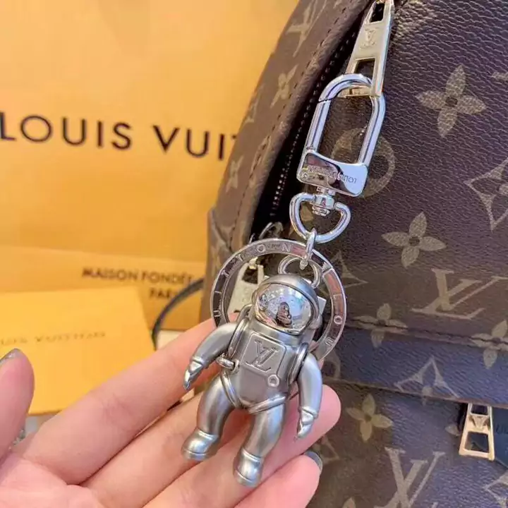 LOUIS VUITTON 鍵 アクセサリー