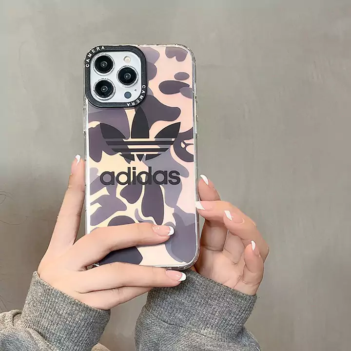 Adidasロゴ付きスポーツ風