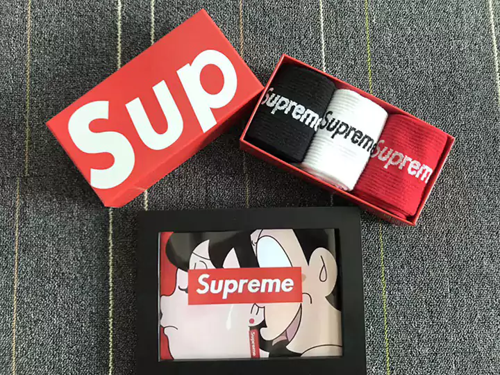 supreme 靴下 お洒落