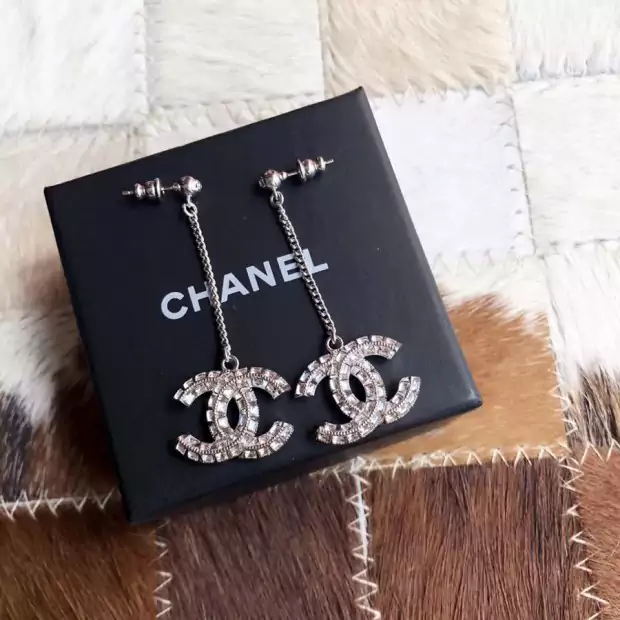 キャッチピアス CHANEL