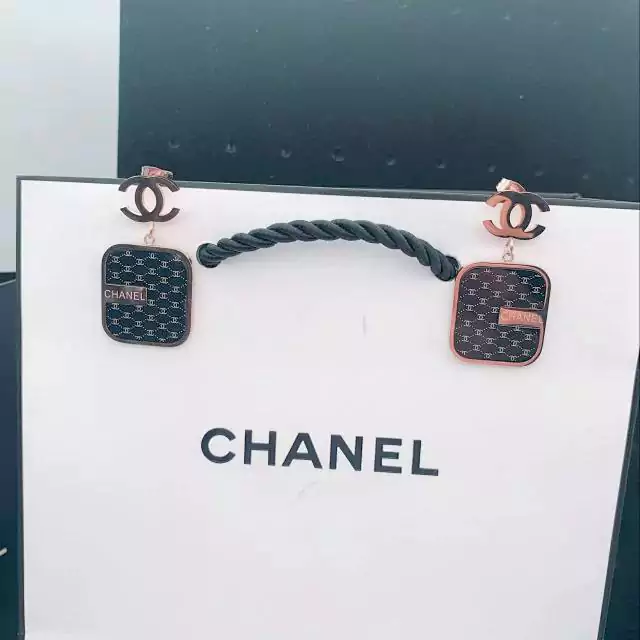 CHANEL 耳飾り お洒落 おっとり 大人気