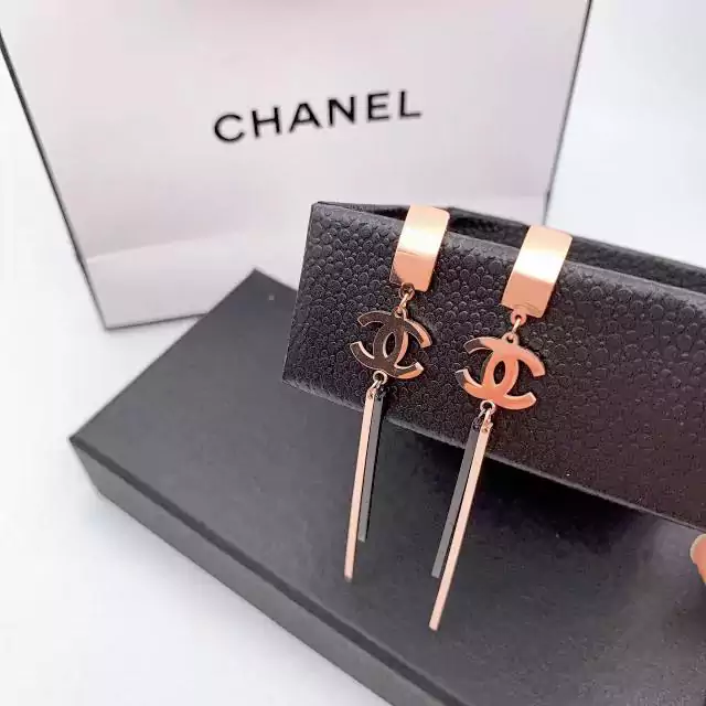 イヤリング Chanel フリンジ付き 長い