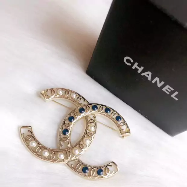 chanel brooch