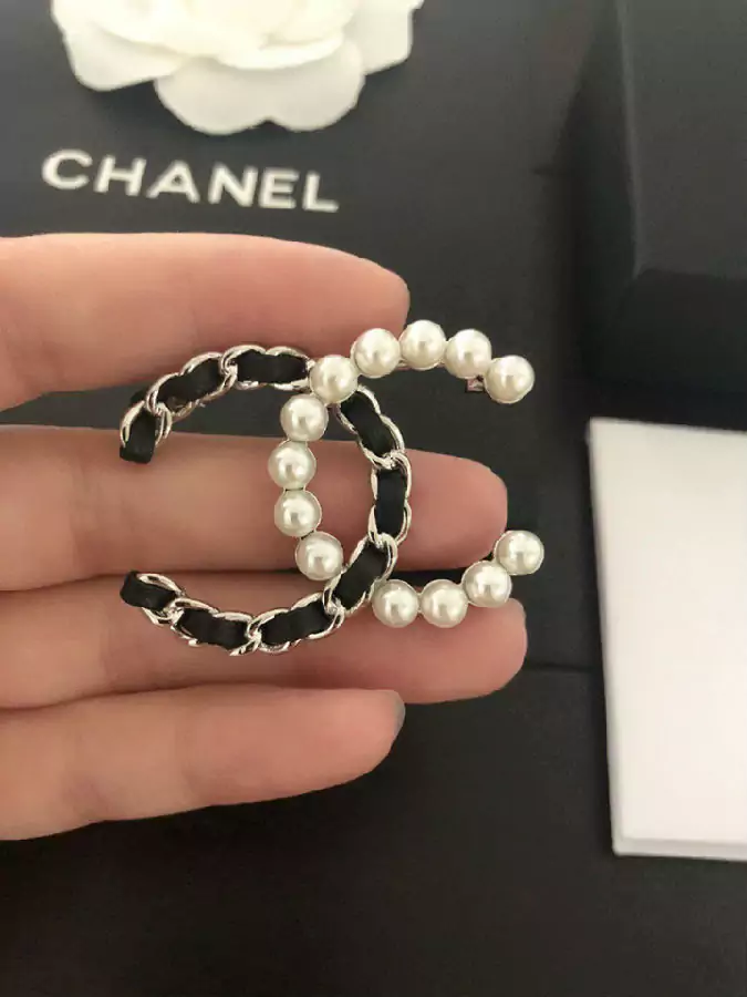 CHANEL コサージュ パール付き