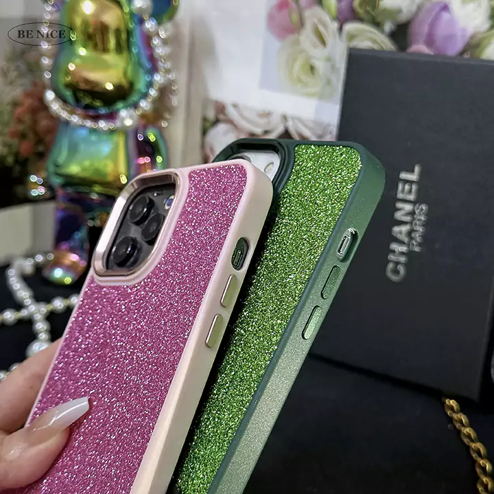 Chanel iPhone16 Pro Max スマホケース、iPhone15 Pro 保護ケース、高級感 iPhone14 女性用ケース、個性的 iPhone13 ケース、軽高級スマホケース、セレブ同款 iPhoneケース、欧米風人気ブランド ケース、インフルエンサー推奨 ケース、キラキラ スマホケース、名媛同款 ケース、軽高級 iPhone保護カバー