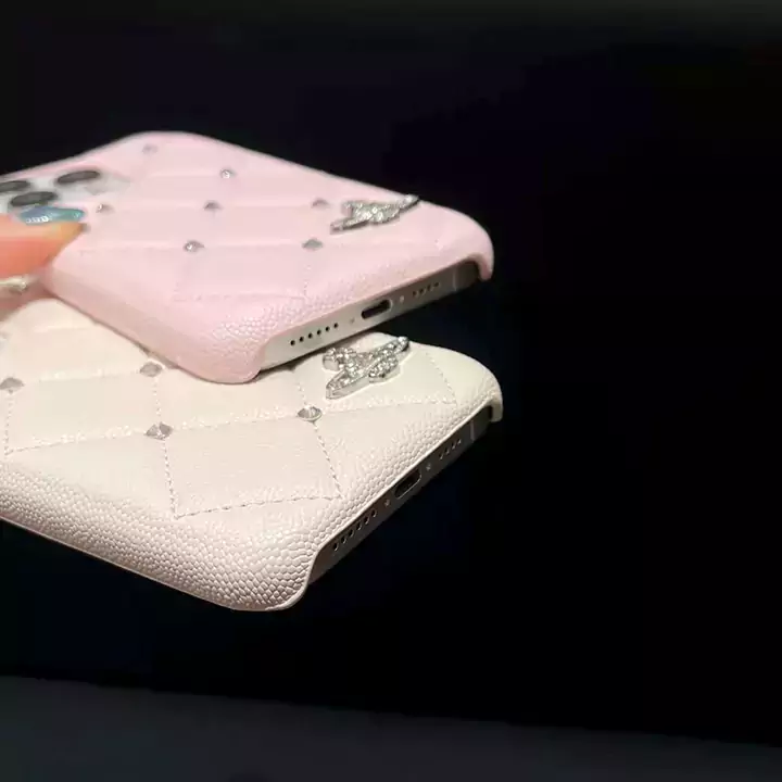 ハイブランド ヴィヴィアン ウエストウッド Vivienne Westwood 風 人気  iphone16pro/16promax/15ケース ヴィヴィアン ウエストウッドスマホケース シンプルSC24081424