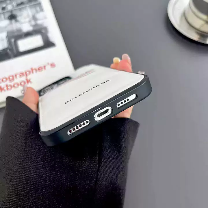 芸能人愛用 ブランド iphone16 16pro 15携帯ケースバレンシアガ Balenciaga スマホケース 上品 シリコン製 男女兼用SC24081439