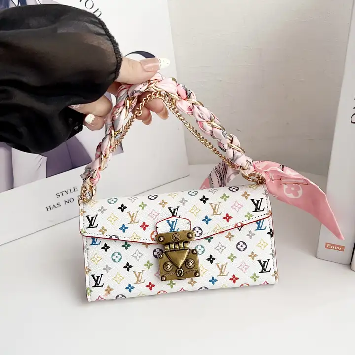 ルイヴィトンiphone17 airスマホカバー チェーン付き 手帳 型